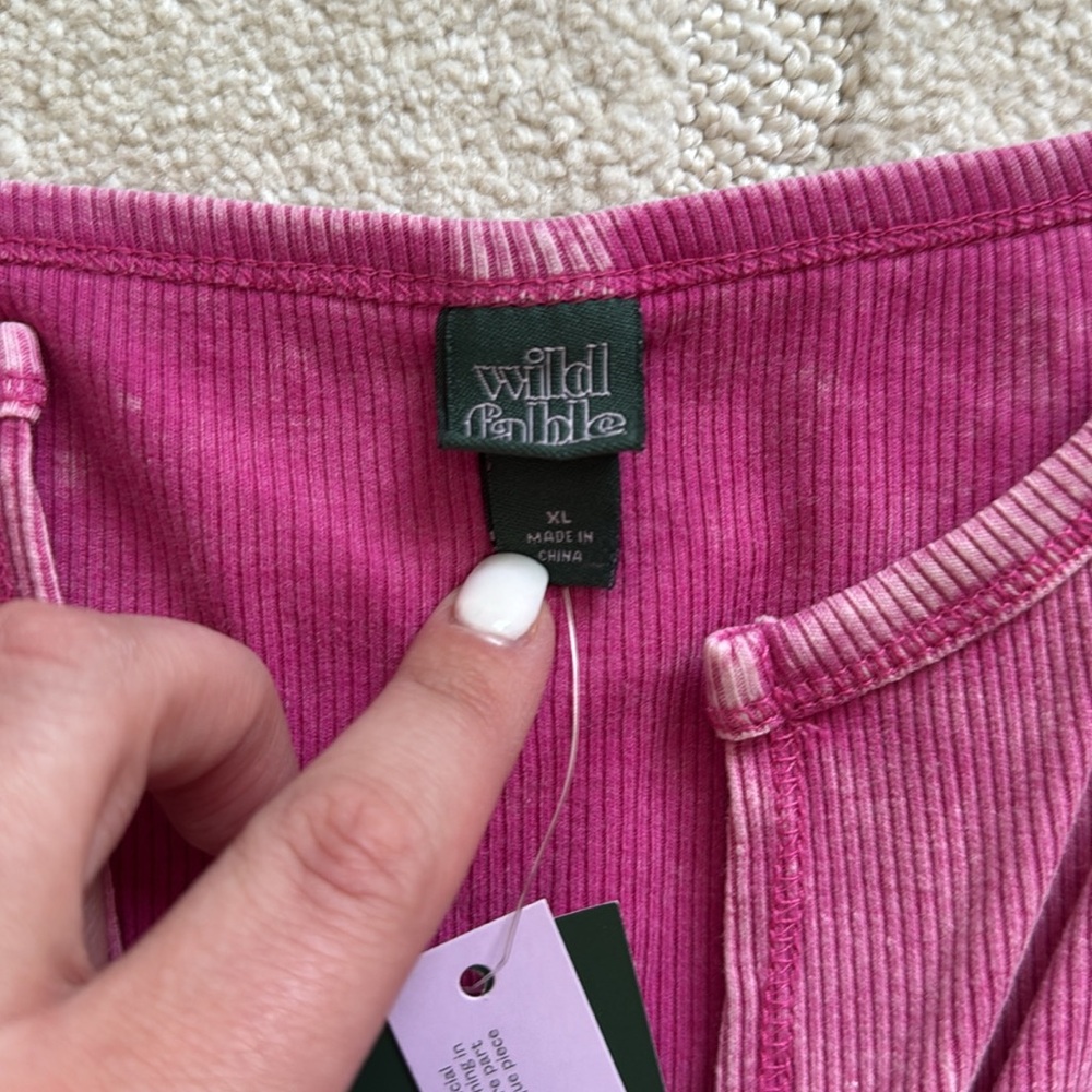 NEW- Wild Fable Short Sleeve V-Neck Twist Front Pink Top - Picture 5 of 10